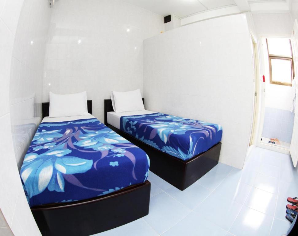 Penguin Hotel Kawthaung Exterior photo