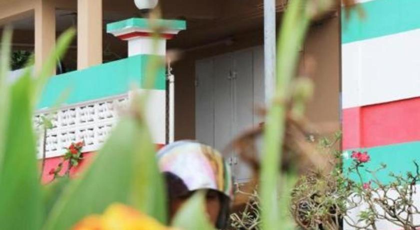Penguin Hotel Kawthaung Exterior photo