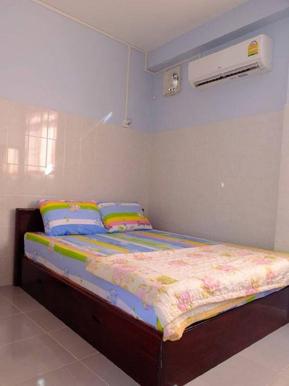 Penguin Hotel Kawthaung Exterior photo