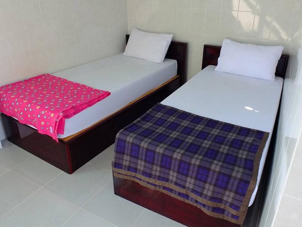 Penguin Hotel Kawthaung Exterior photo