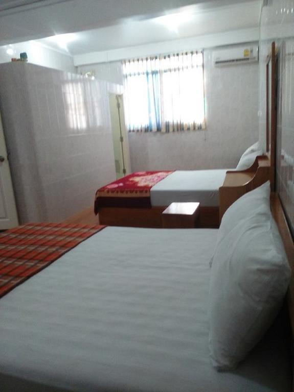 Penguin Hotel Kawthaung Exterior photo