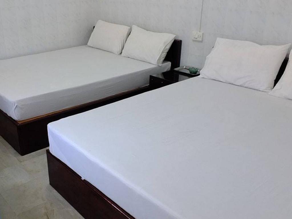 Penguin Hotel Kawthaung Exterior photo