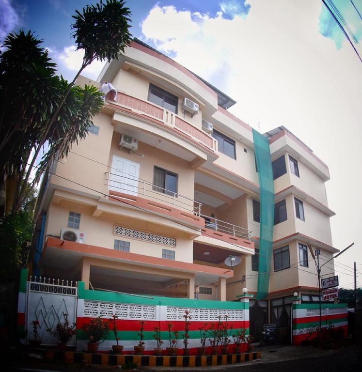 Penguin Hotel Kawthaung Exterior photo